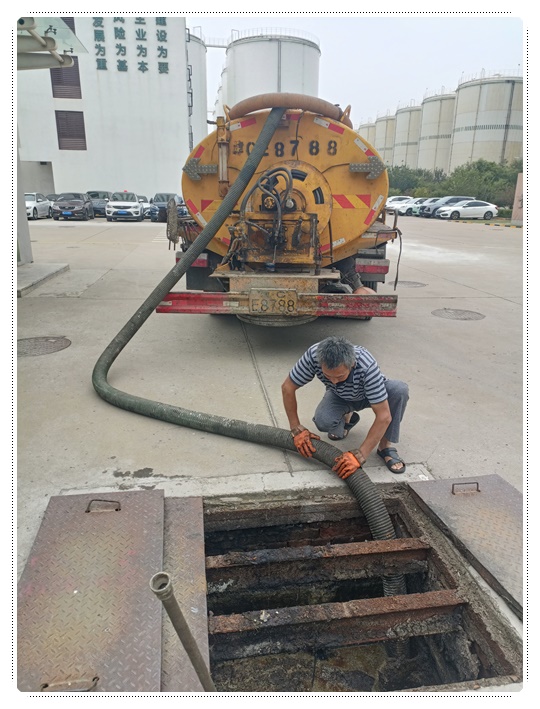 蓝田隔油池清掏